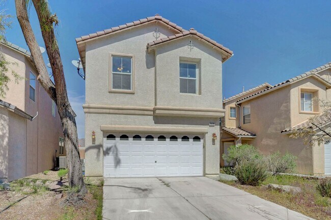 Foto del edificio - Adorable 2 story in the Northwest! Fresh paint and new carpet!