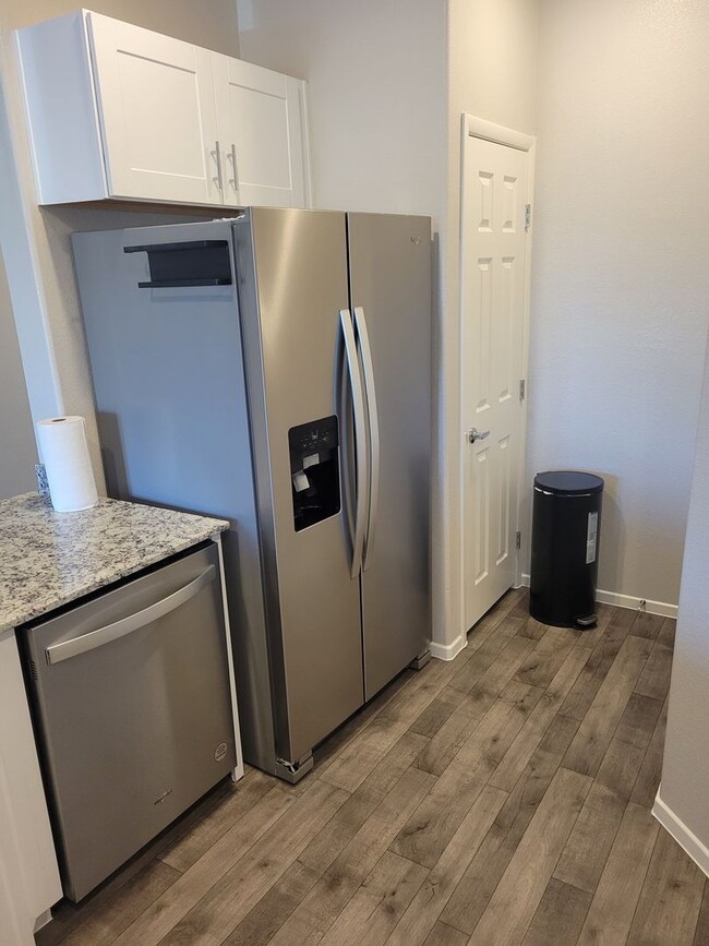 Foto del edificio - 2 Bed, 2 Bath Townhome in N. Las Vegas!