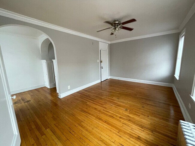 Building Photo - 4588 N Elston Ave