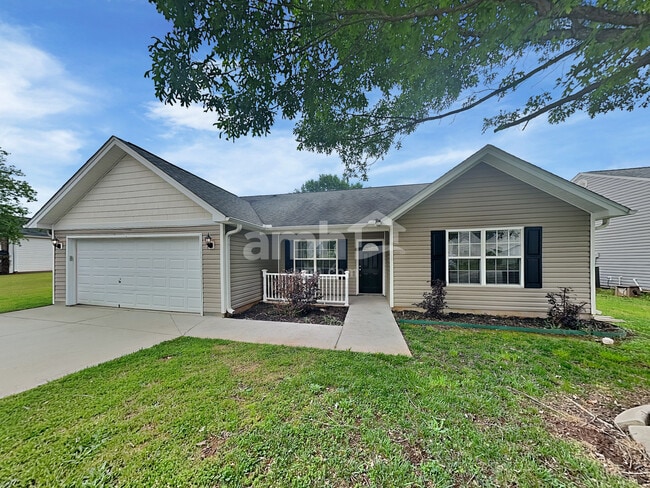 Building Photo - 414 Woodford Way