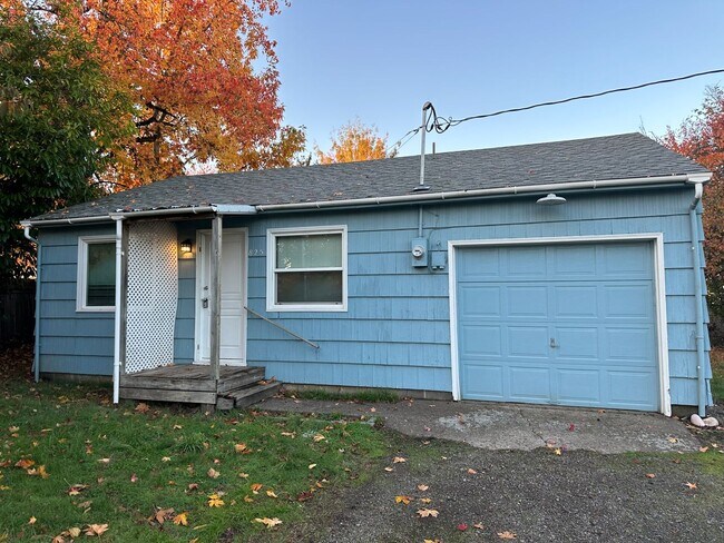 Foto del edificio - 825 Churchdale Ave NE