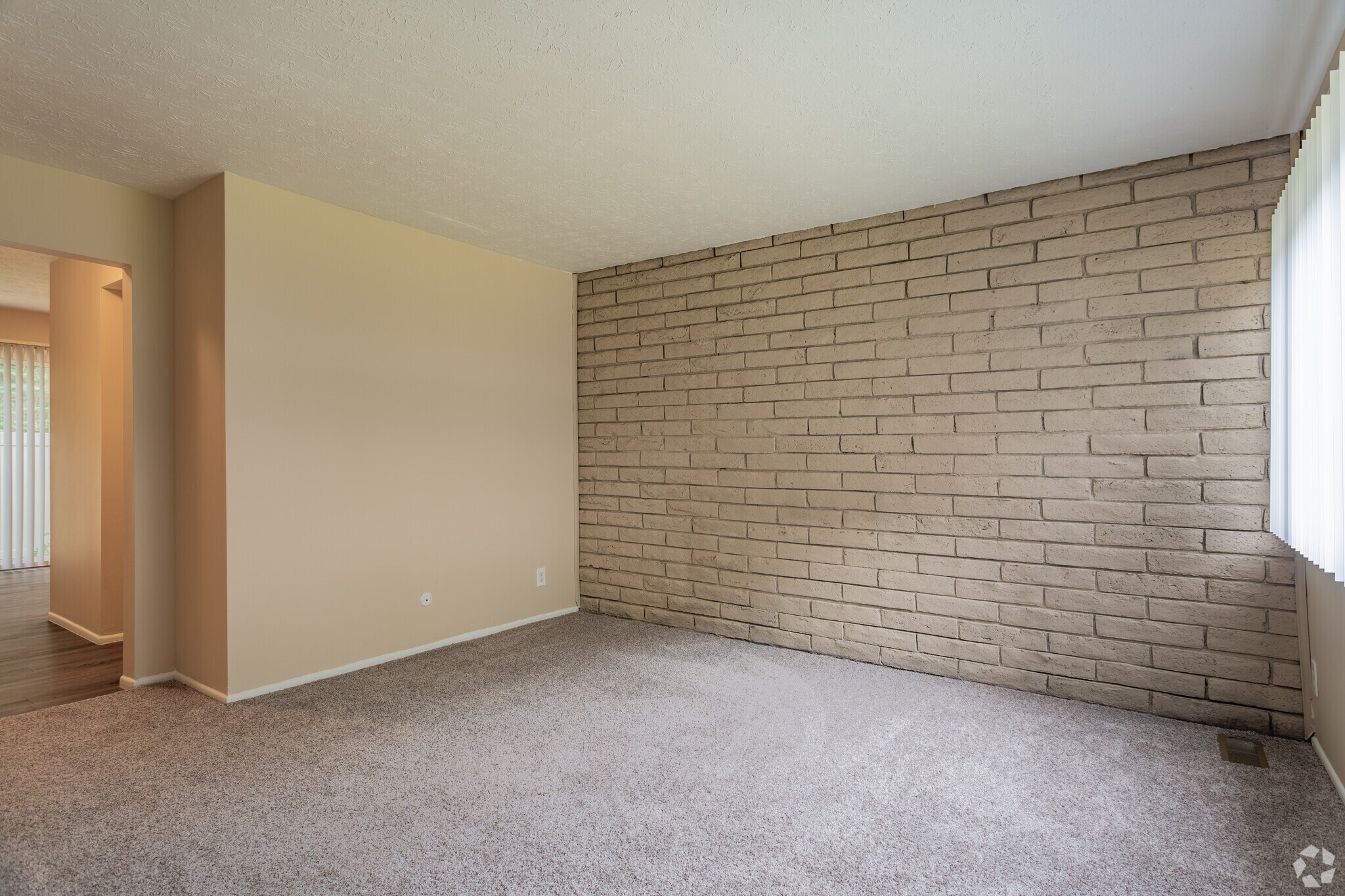 Ravenswood – 20H - 2 Bdrm, 1.5 Bath
