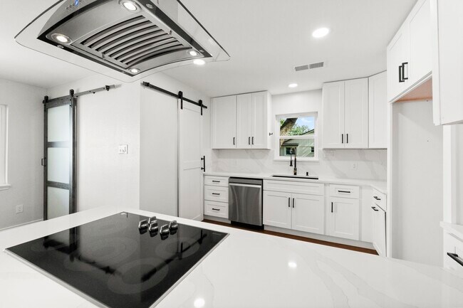 Foto del edificio - 2535 Southwick St