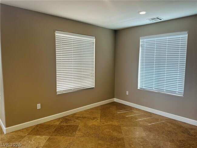 Foto del edificio - 5071 Penryn Ct