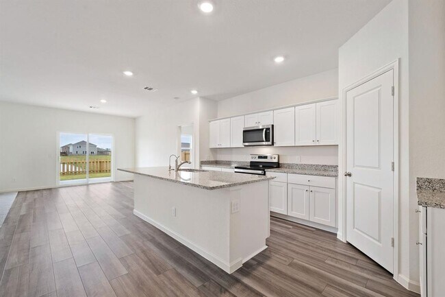 Building Photo - 4818 Highland Spgs Dr