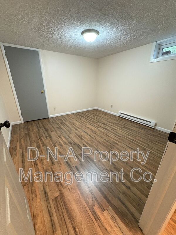 Building Photo - 219 Joy Glen