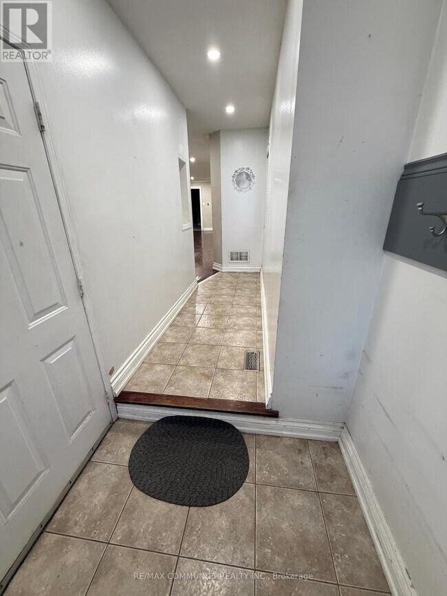 Building Photo - 12 Caruso Dr