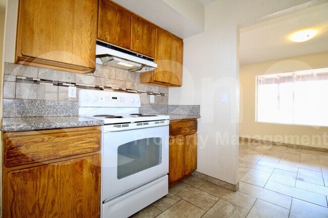 Foto del edificio - 9609 E 29th St