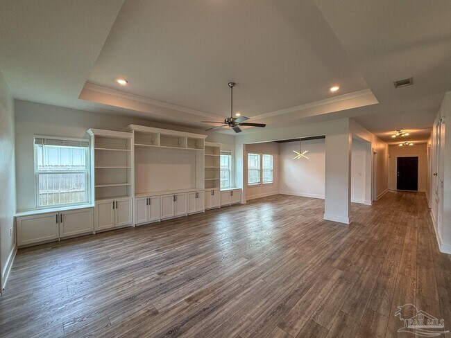 Foto del edificio - 6169 Jenks Dr