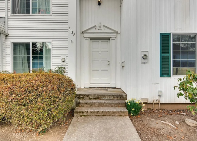 Building Photo - 6125 SW Erickson Ave