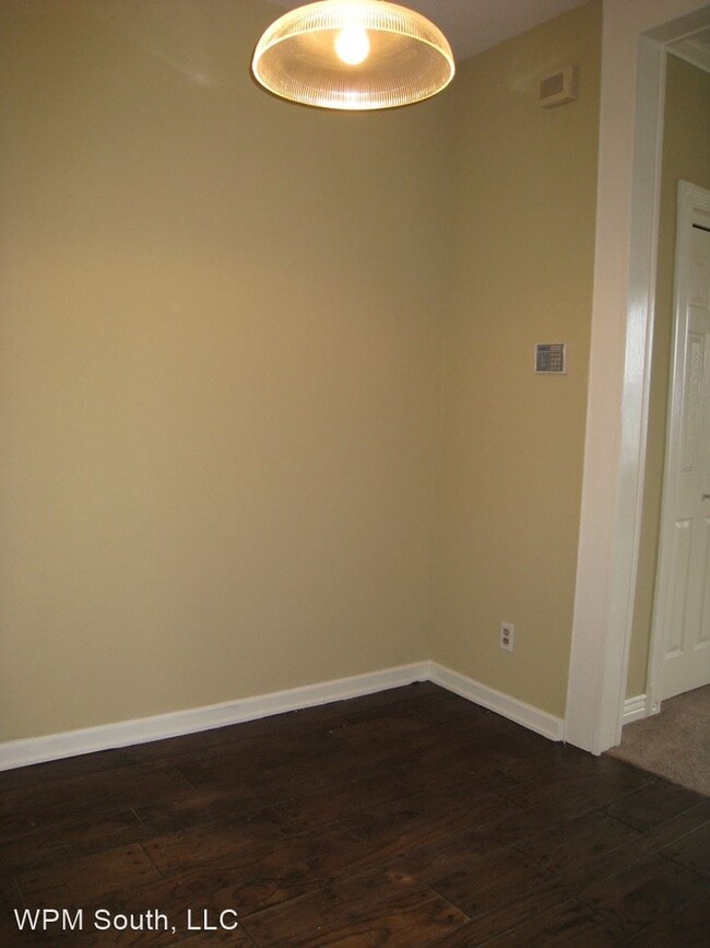 Building Photo - 2 br, 1.5 bath House - 2006 N 30th St #3