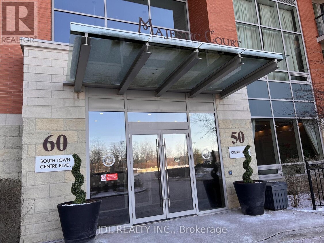 Primary Photo - H-60-260 S Town Centre Blvd