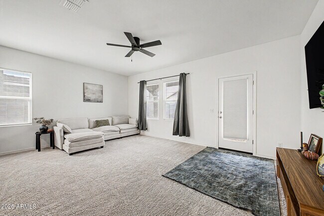 Foto del edificio - 24260 W Pecan Rd