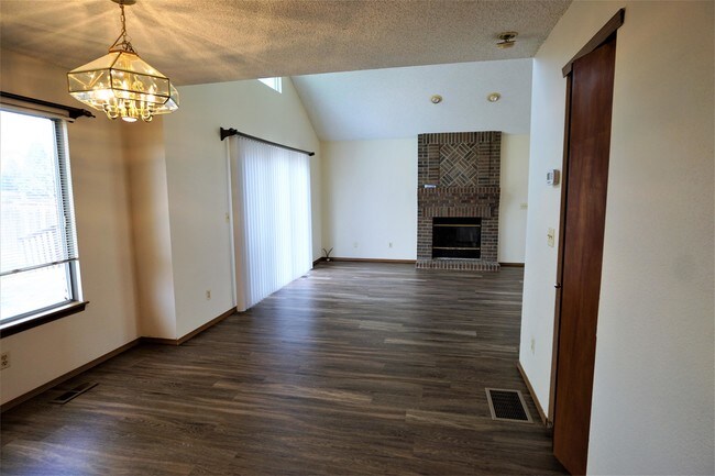 Building Photo - 9653 Cordova Dr