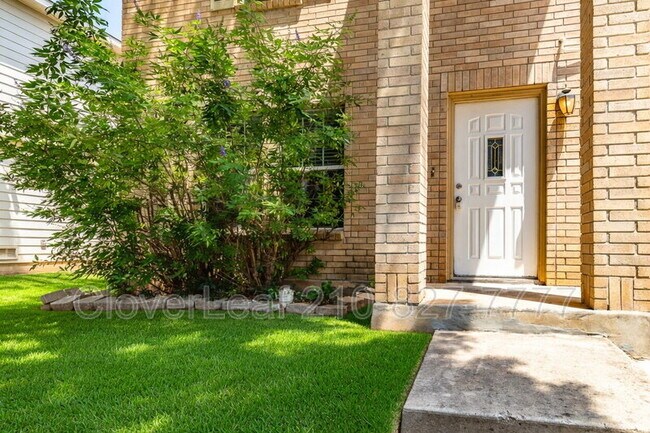 Foto del edificio - 4011 Bulverde Pkwy