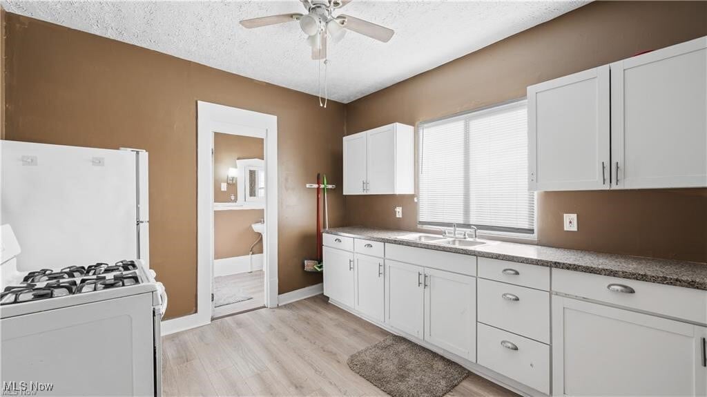 636 Fern St Akron, OH 44307 – photo 2