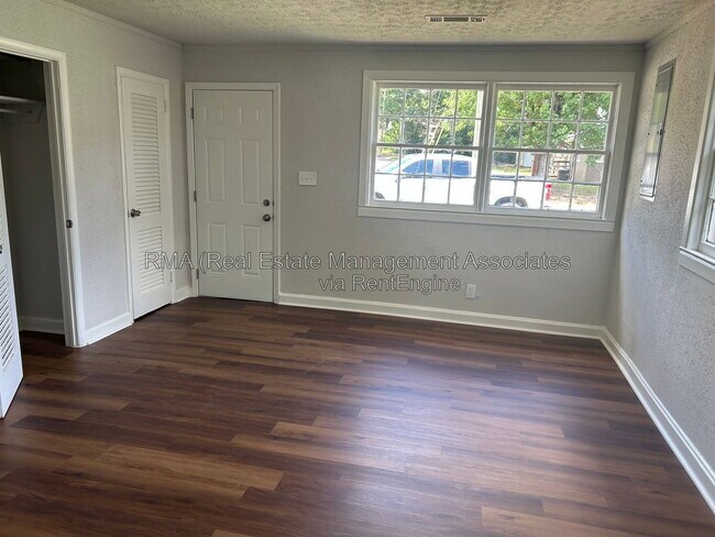 Foto del edificio - 1340 Drewery Ave