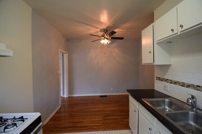 Building Photo - 3615