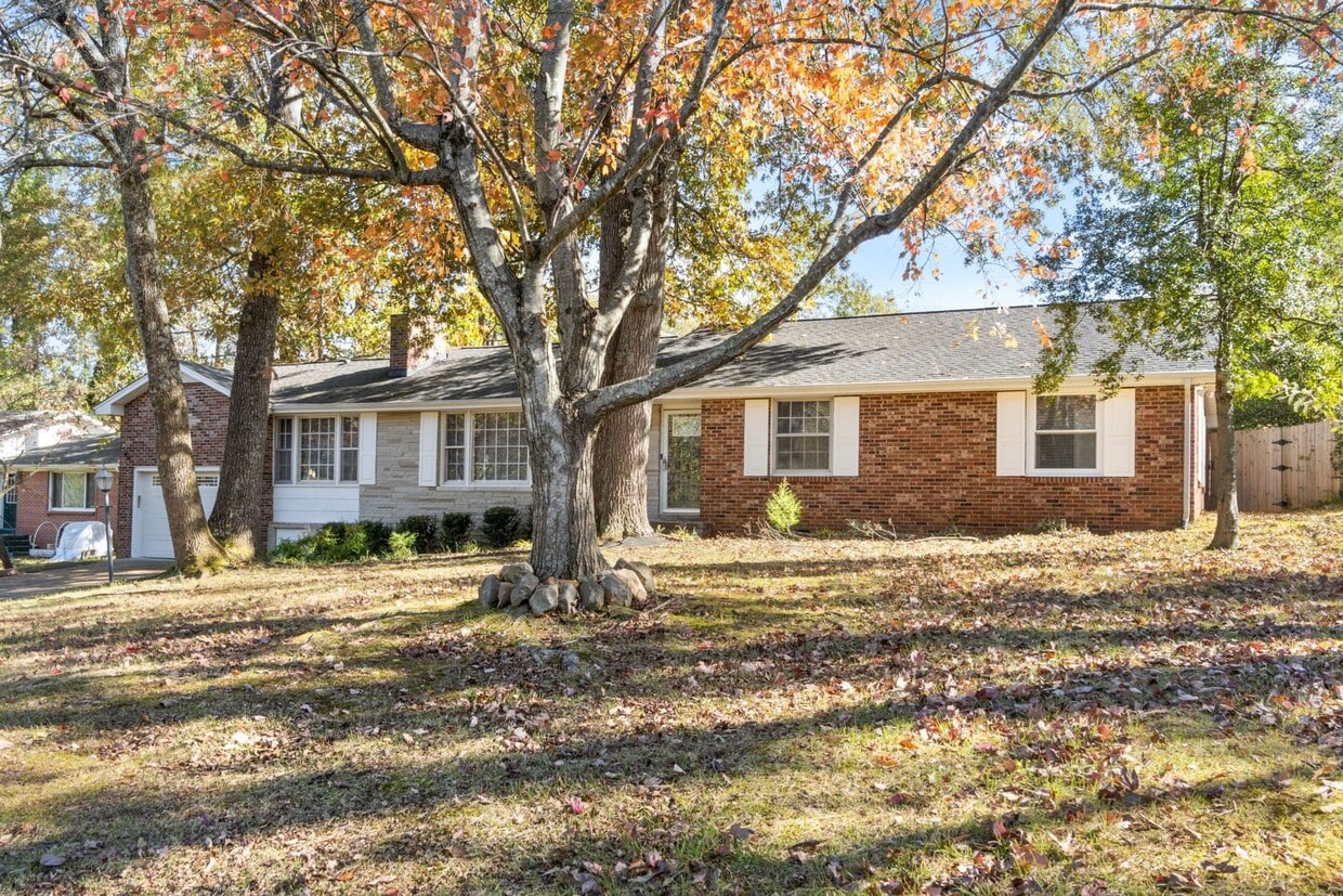 Primary Photo - 27 Bunker Hill Rd