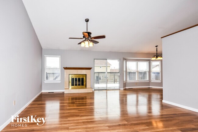 Foto del edificio - 6 Larchmont Ct