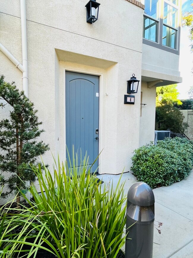 Building Photo - 140 Bayto Pl