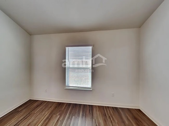 Building Photo - 1373 Violet Ln