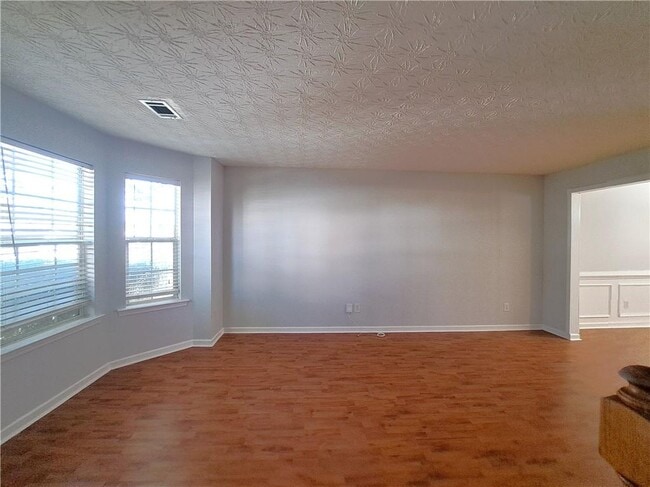 Building Photo - 3940 Crescent Walk Ln NE