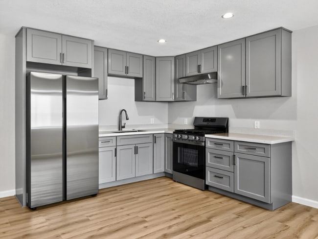 Building Photo - 408 W 19th St