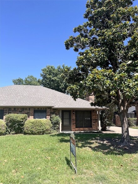 Photo - 5628 Westchase Drive Unit