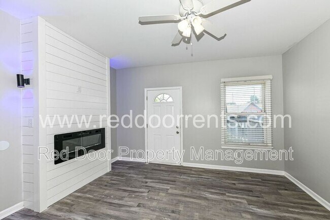 Foto del edificio - 1329 E Market St