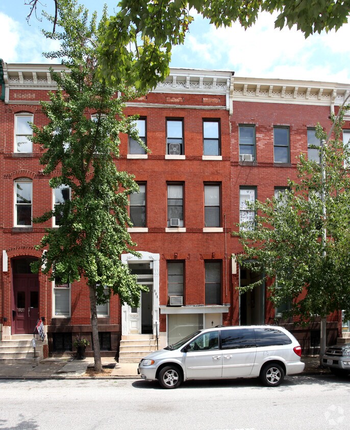 Foto principal - 905 N Calvert St