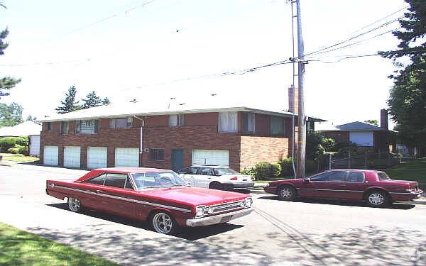 Foto del edificio - 1320-1328 NE 55th Ave