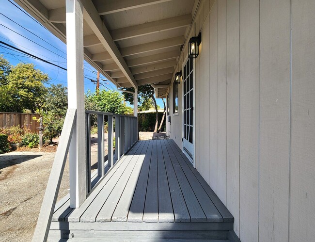 Building Photo - Newly Remodeled Duplex in Palo Alto Availa...