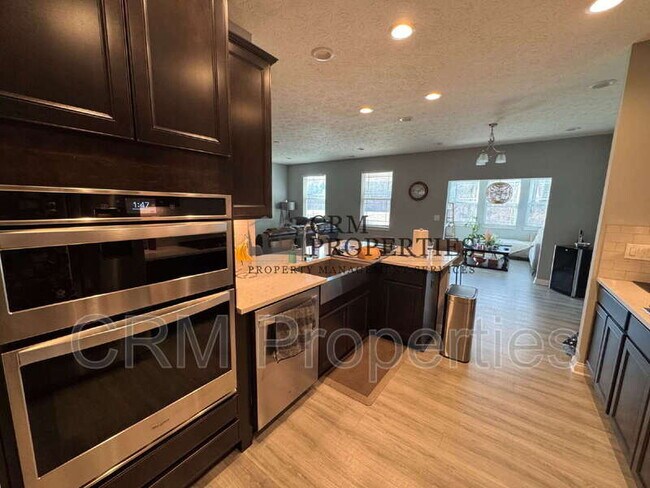 Foto del edificio - 6336 Filly Cir