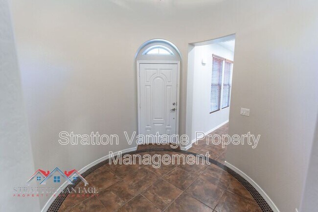 Building Photo - 31138 N 136th Dr