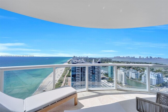 Foto del edificio - 6365 Collins Ave