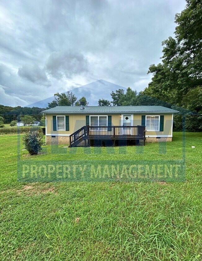 Foto principal - Charming 3-Bedroom with Large Yard