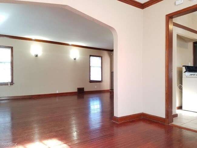 Building Photo - 2 br, 1 bath House - 5262 N 53rd Street