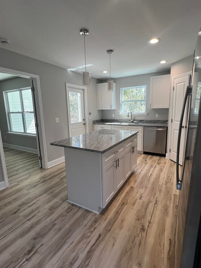 Foto del edificio - 83 Comanche Trail