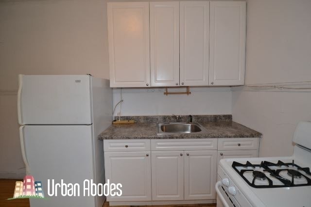 Building Photo - 1917 W Winnemac Ave