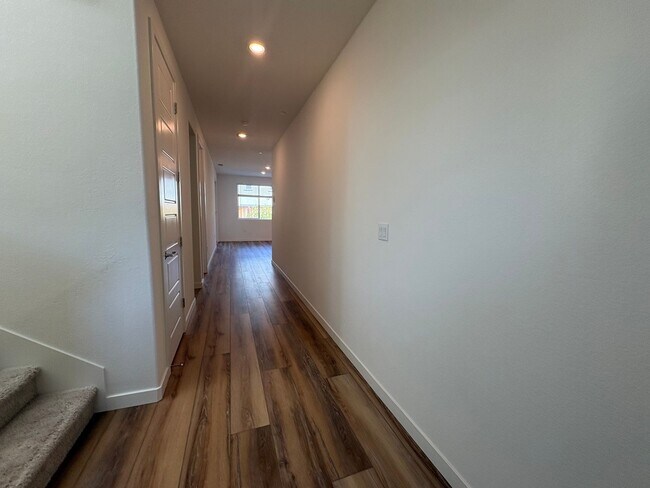 Foto del edificio - Beautiful 4 Bedroom 3 Full bath House with Solar in Gated Antioch Community