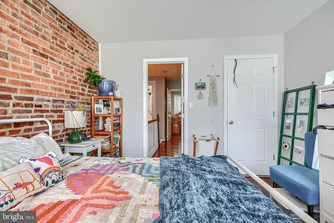 Foto del edificio - 108 N Madeira St