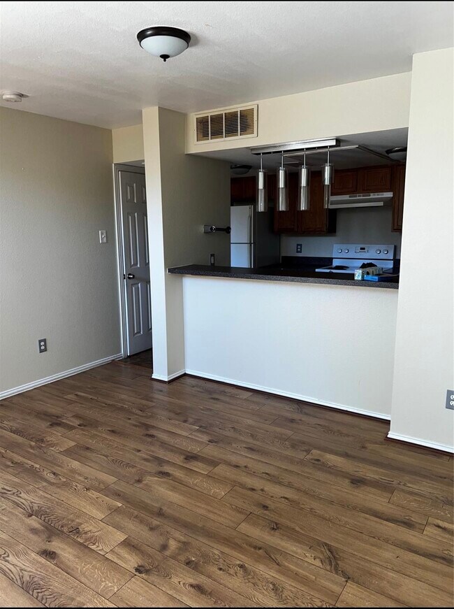 Building Photo - 4619 Country Creek Dr
