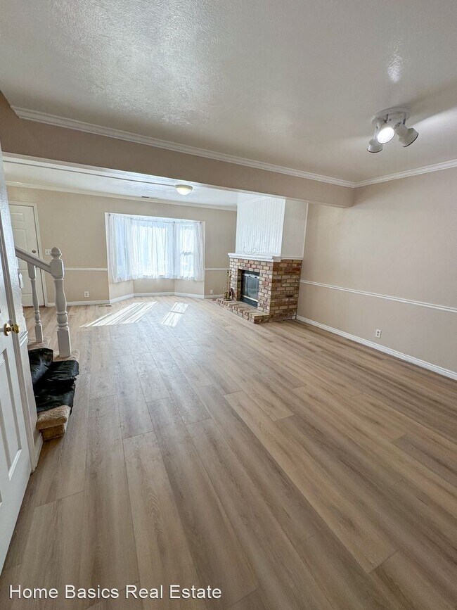 Foto del edificio - 3 br, 2.5 bath House - 430 N. 470 W. Apt #12