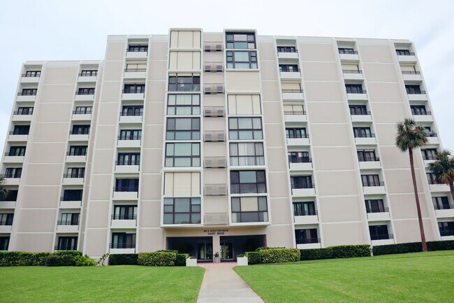 Foto del edificio - 851 Bayway Blvd