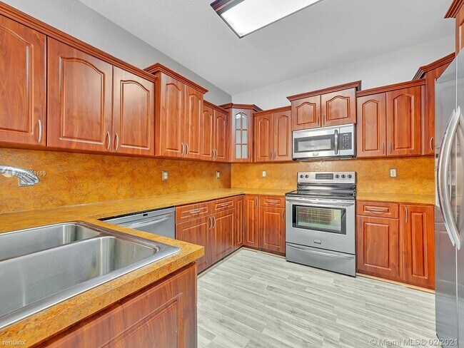 Building Photo - 4341 SW 160th Ave