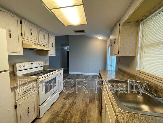 Building Photo - 1118 Greenlea Dr