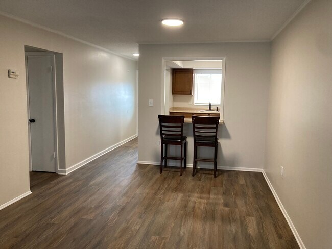 Foto del edificio - 3774 Lake Bayshore Dr