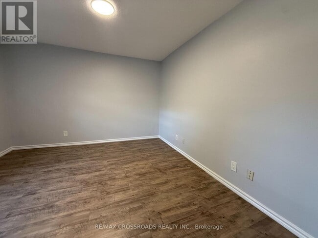 Building Photo - 1191 Ellesmere Rd