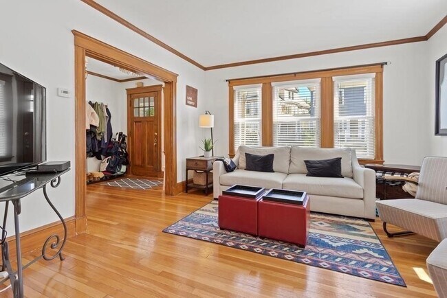 Foto del edificio - 189 Savin Hill Ave